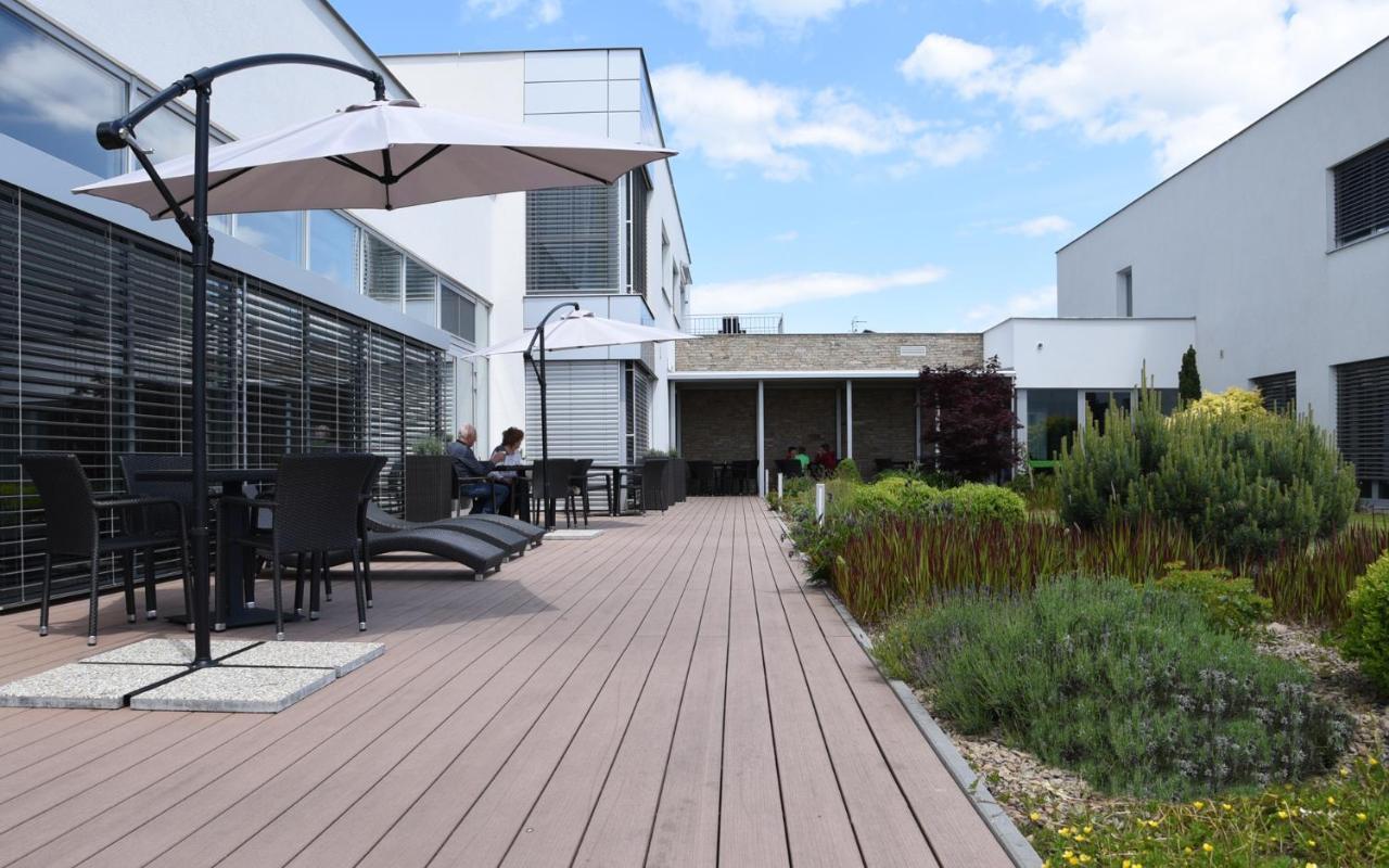 Hotel Harmony Medical & Wellness-Free Parking, 1,8Km From The Center Кромержиж Экстерьер фото