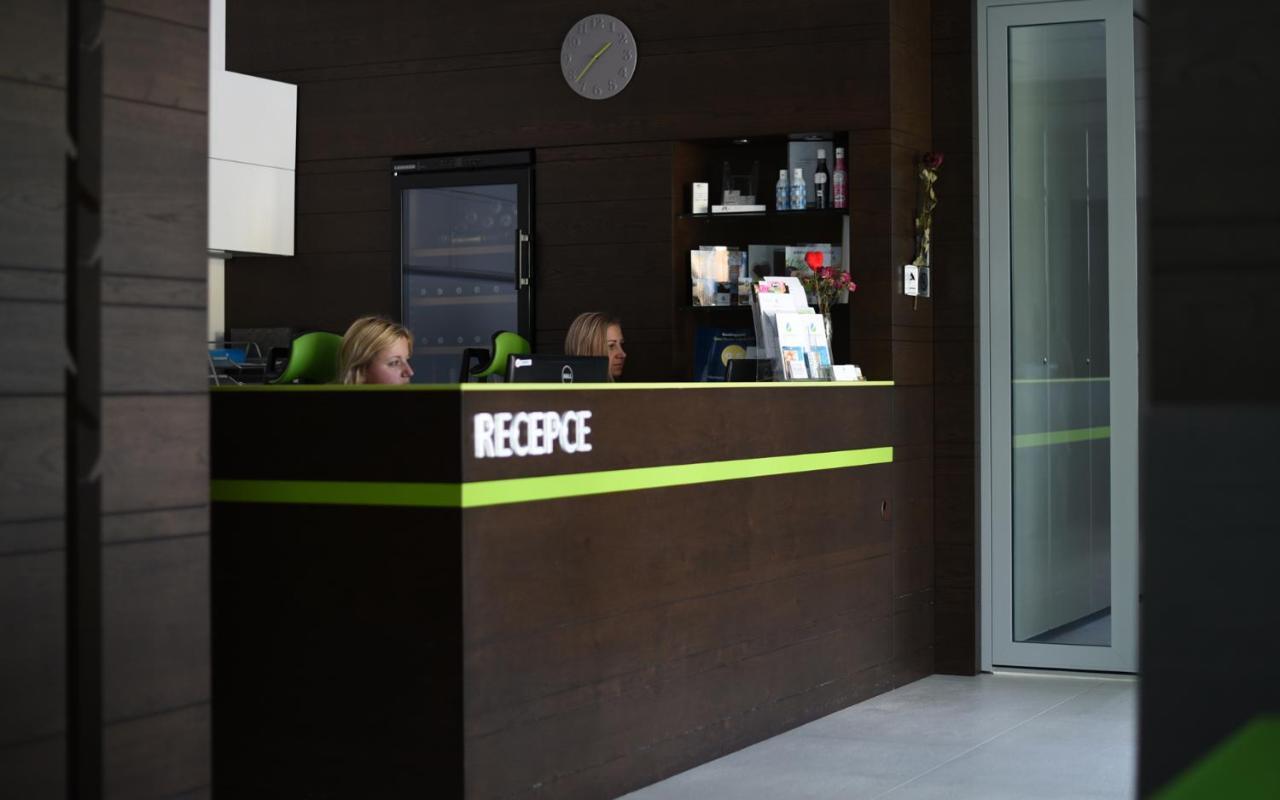 Hotel Harmony Medical & Wellness-Free Parking, 1,8Km From The Center Кромержиж Экстерьер фото