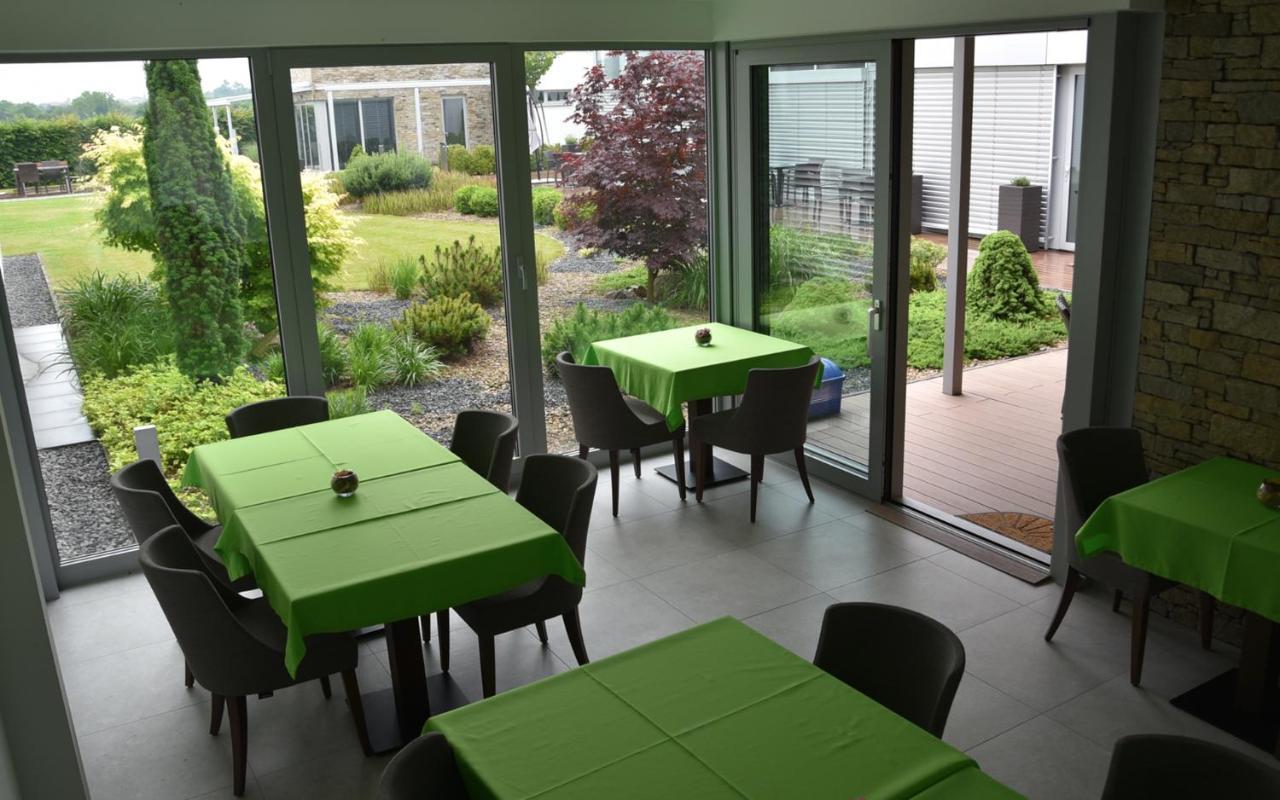 Hotel Harmony Medical & Wellness-Free Parking, 1,8Km From The Center Кромержиж Экстерьер фото
