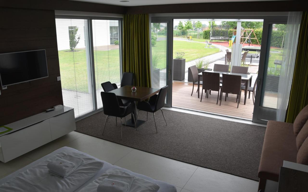 Hotel Harmony Medical & Wellness-Free Parking, 1,8Km From The Center Кромержиж Экстерьер фото