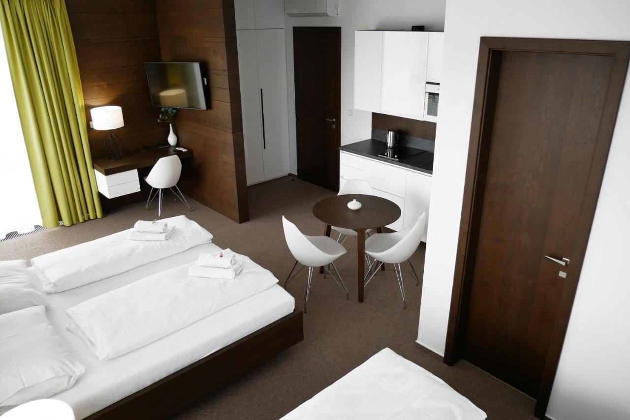 Hotel Harmony Medical & Wellness-Free Parking, 1,8Km From The Center Кромержиж Экстерьер фото