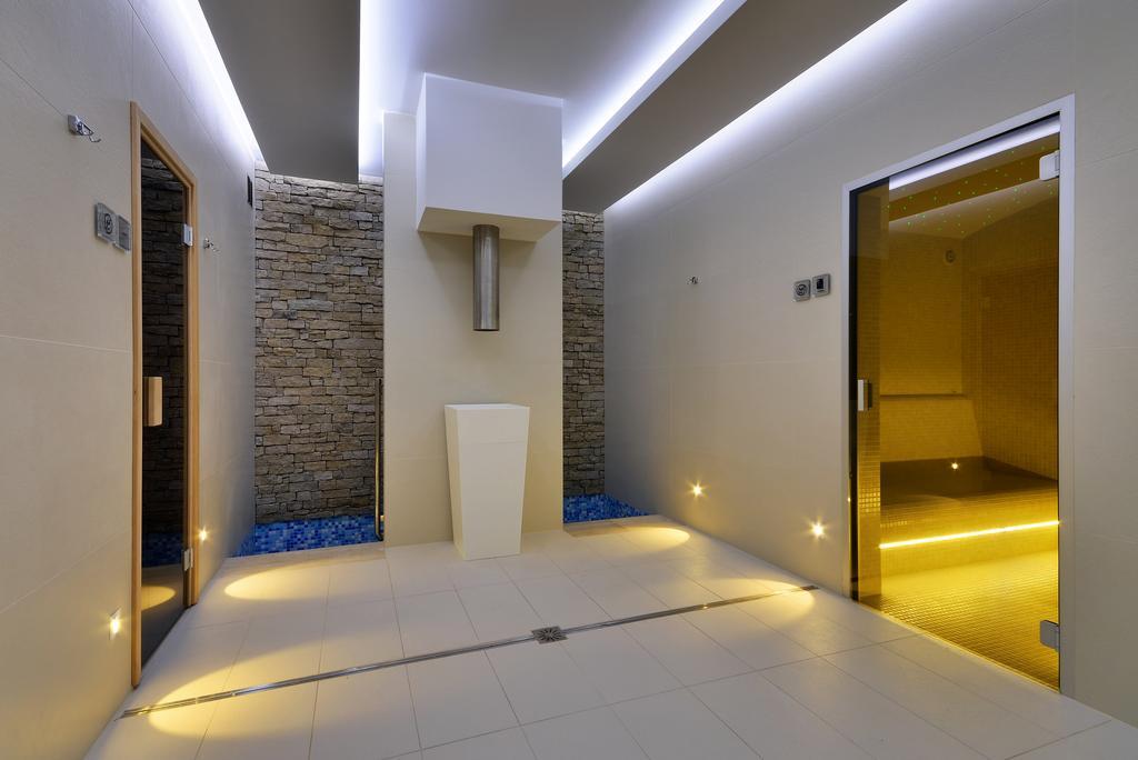 Hotel Harmony Medical & Wellness-Free Parking, 1,8Km From The Center Кромержиж Экстерьер фото