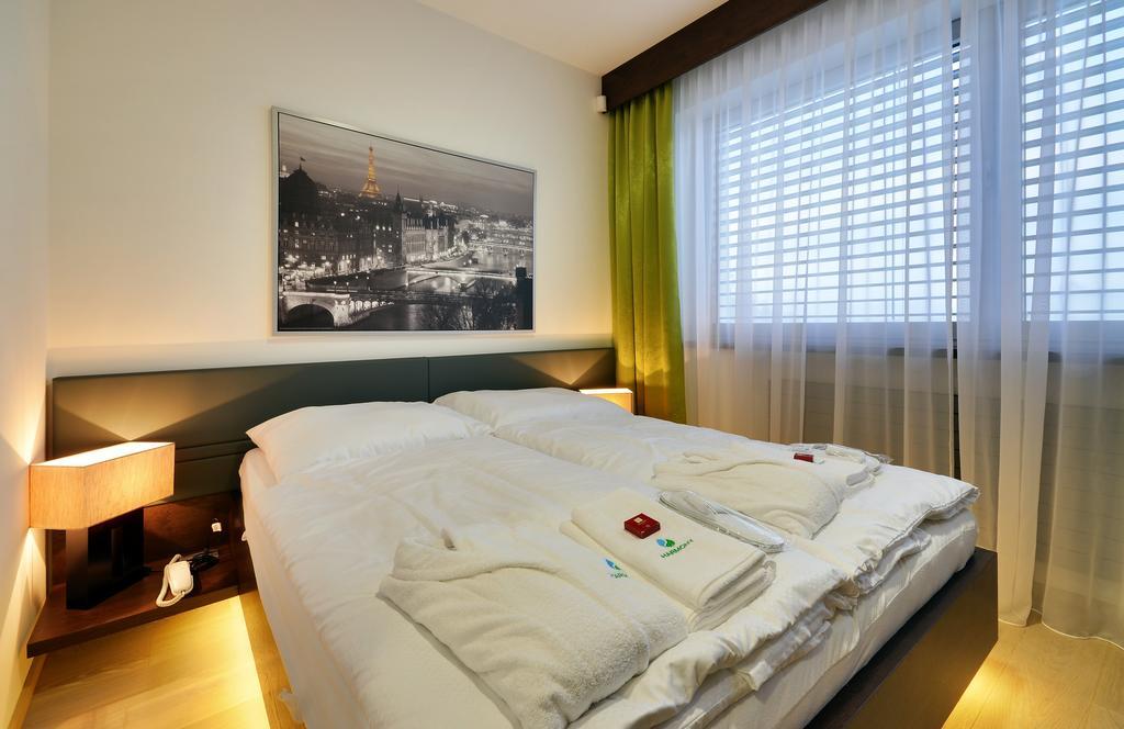 Hotel Harmony Medical & Wellness-Free Parking, 1,8Km From The Center Кромержиж Номер фото