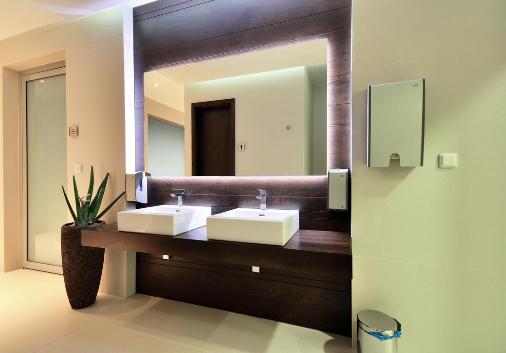 Hotel Harmony Medical & Wellness-Free Parking, 1,8Km From The Center Кромержиж Экстерьер фото