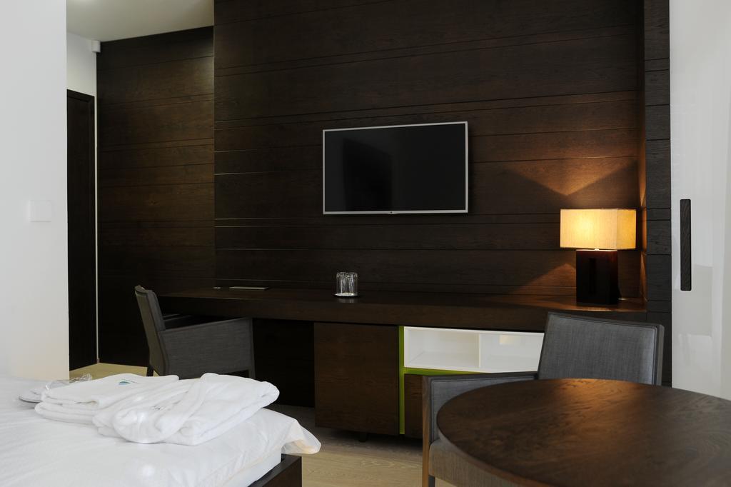 Hotel Harmony Medical & Wellness-Free Parking, 1,8Km From The Center Кромержиж Номер фото